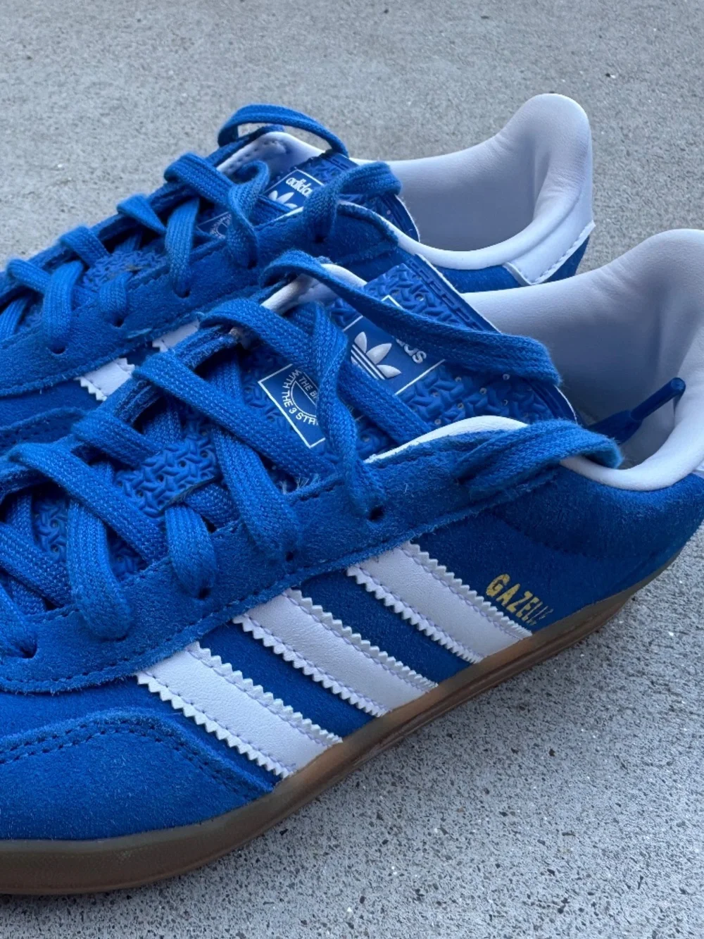 Adidas Gazelle size 2 little kid